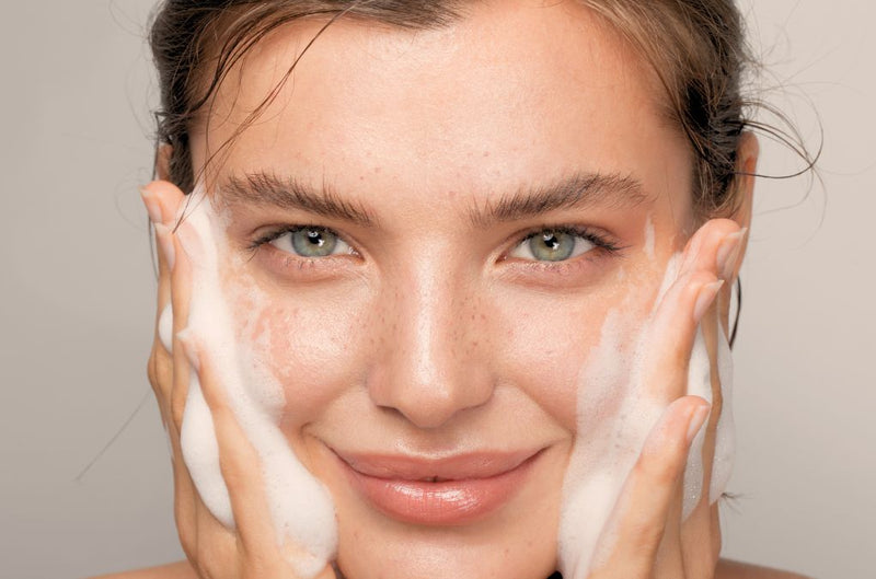 Skincare Routine Step 1: Reinigung 
